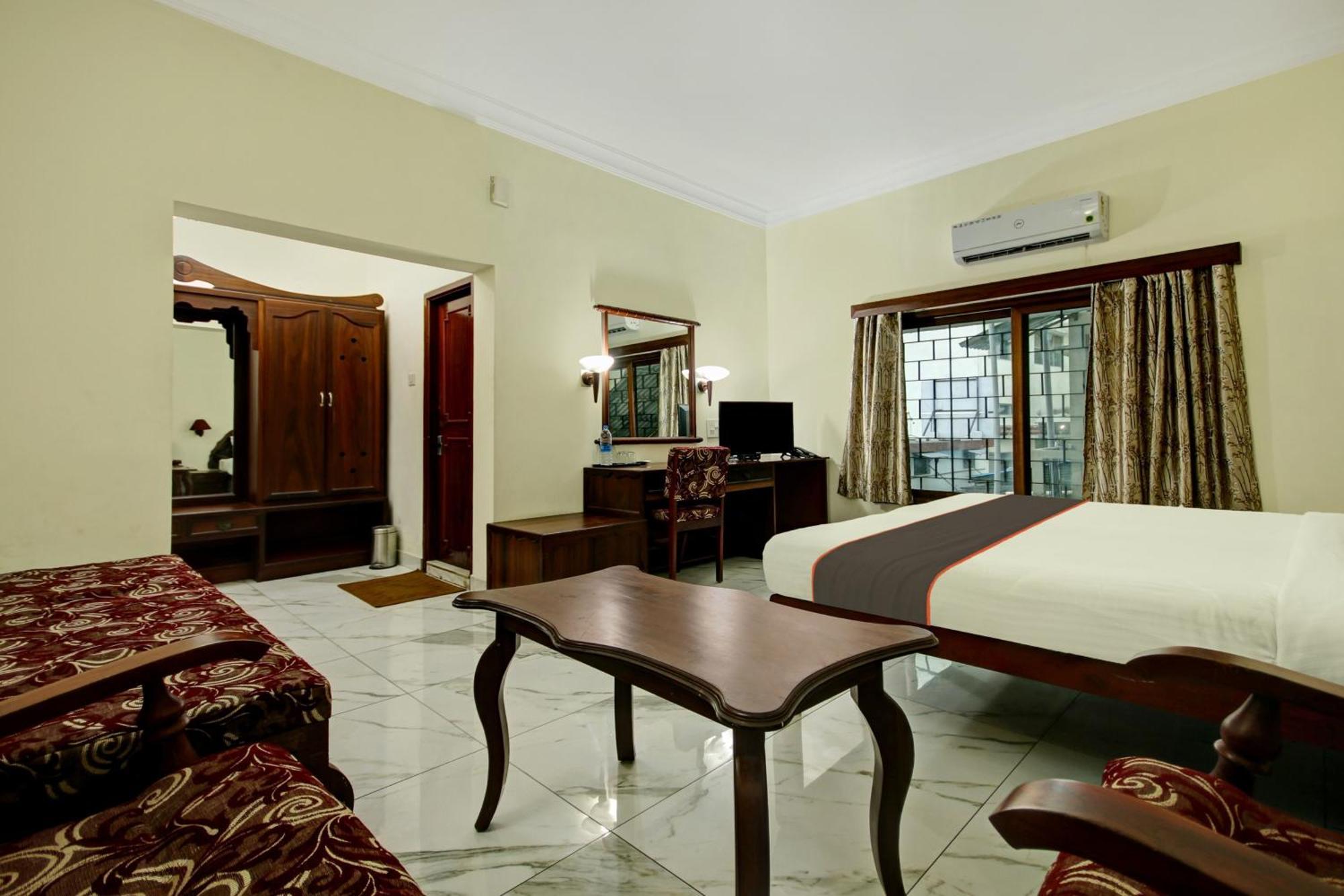 Hotel Collection O Paulson Park Kochi