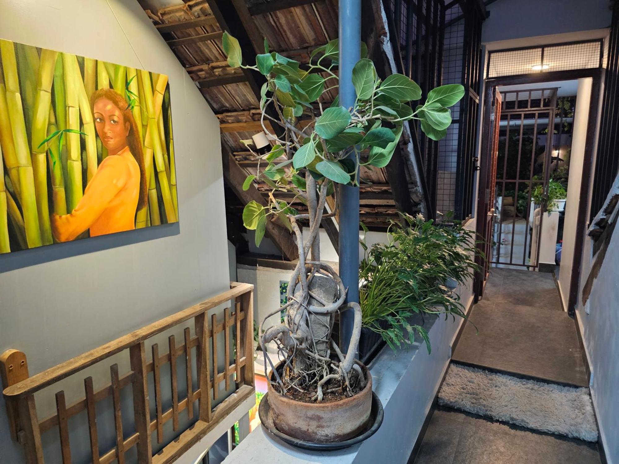 Idha Artists' Gallery - With Art