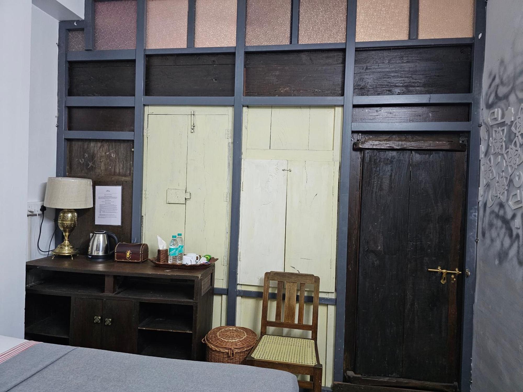 Idha Artists' Gallery - With Art Homestay Kochi