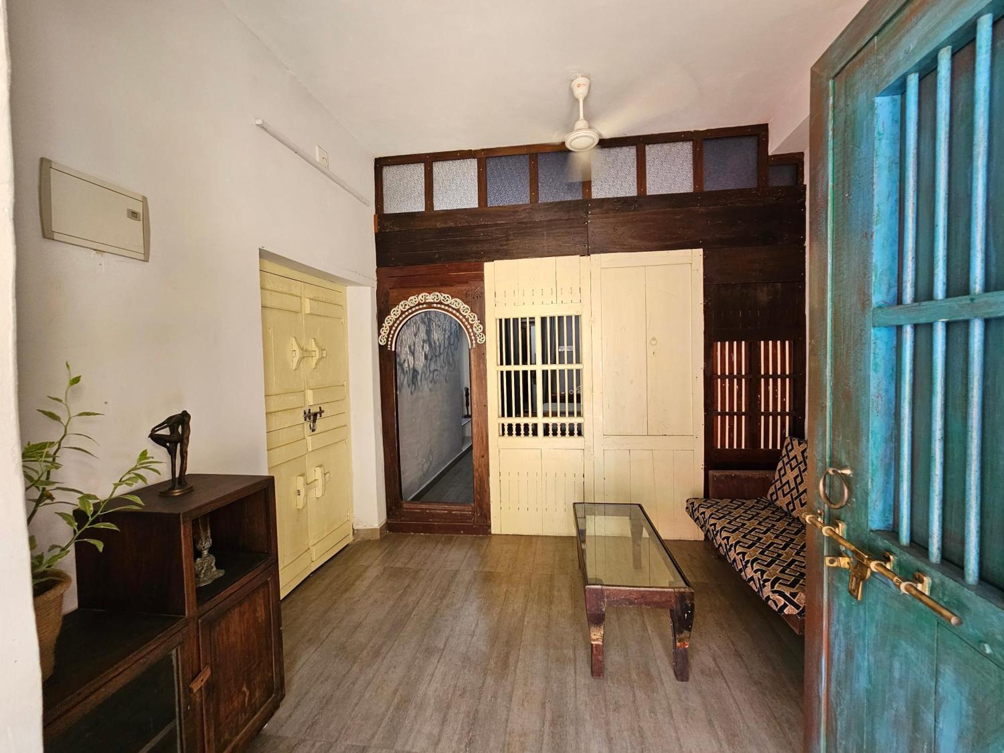 Idha Artists' Gallery - With Art