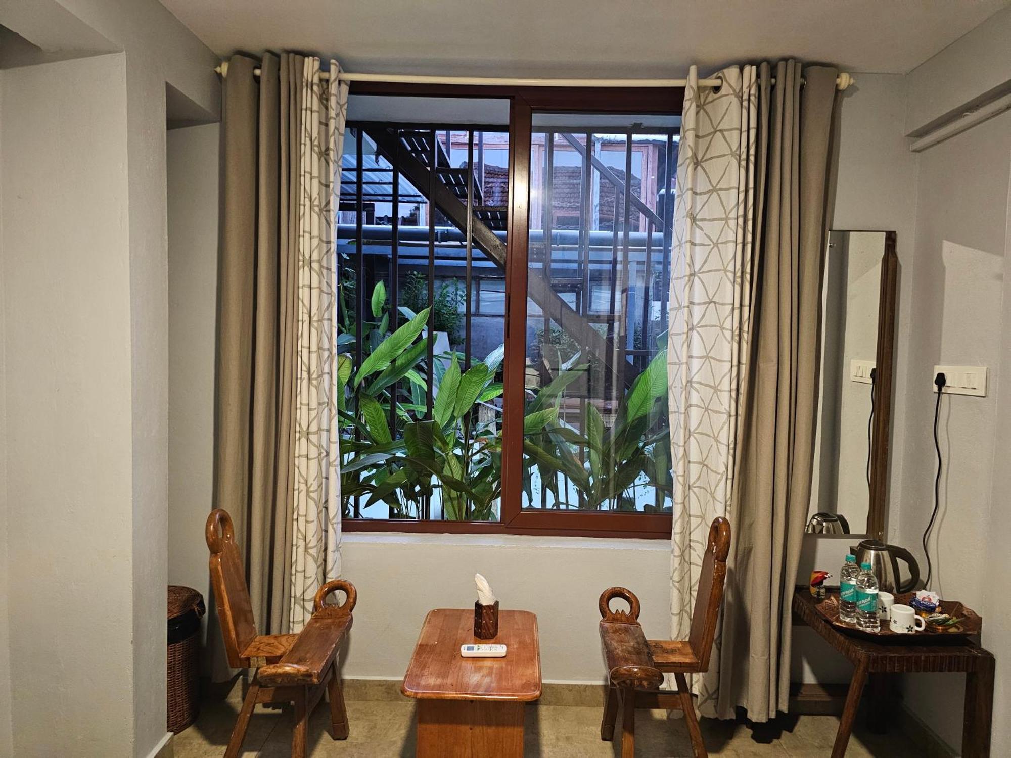 Idha Artists' Gallery - With Art *