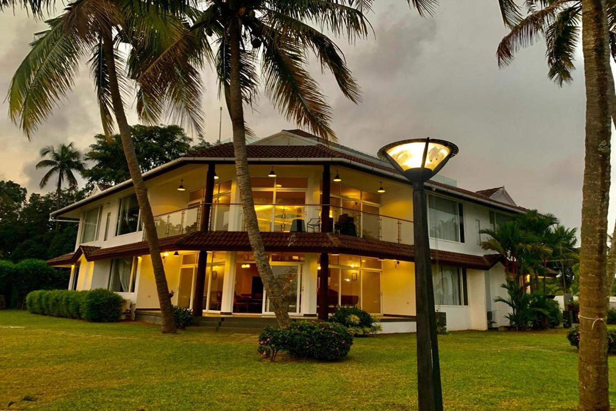 Waters Edge - A Vkation Experience * Kochi