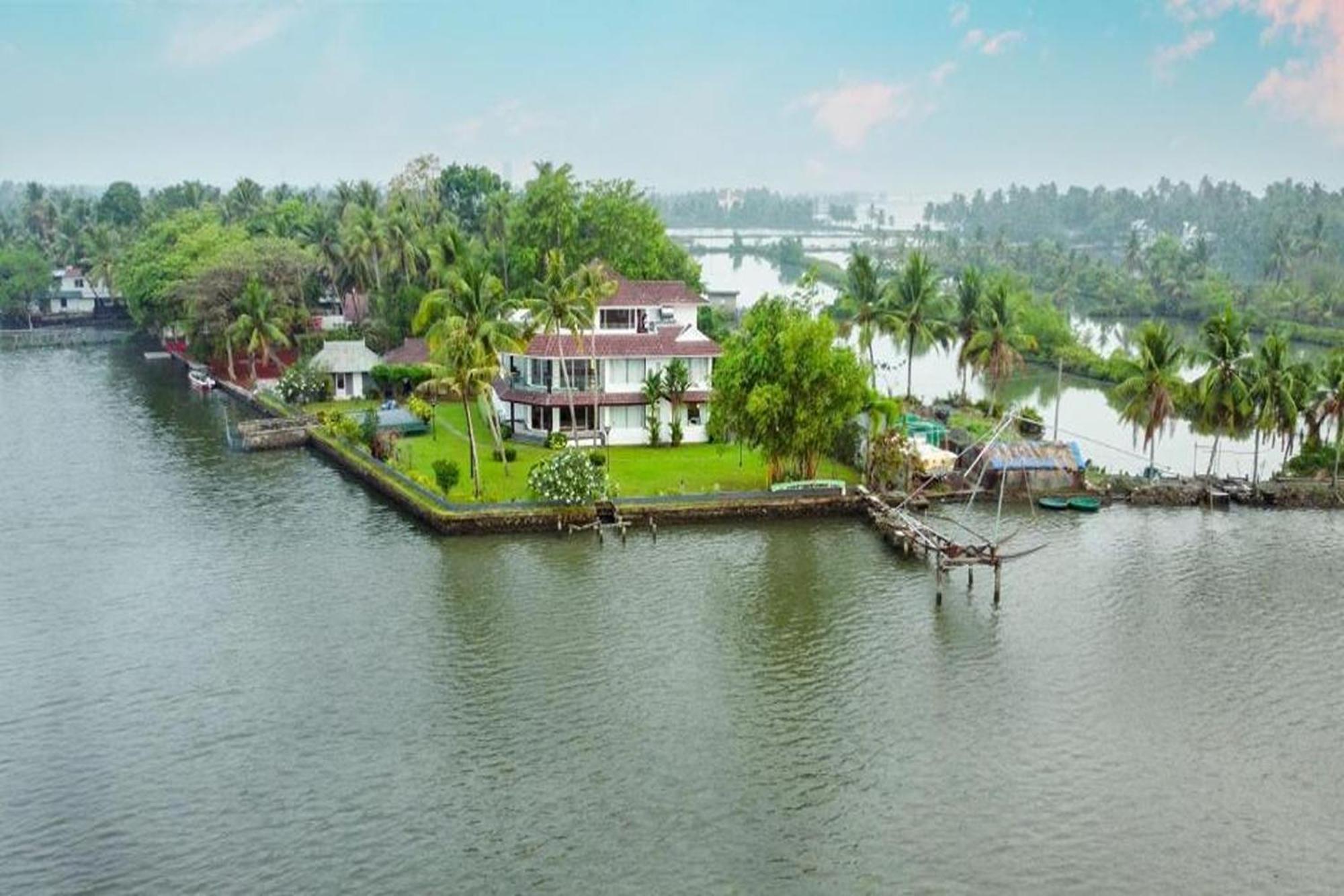 Waters Edge - A Vkation Experience *
