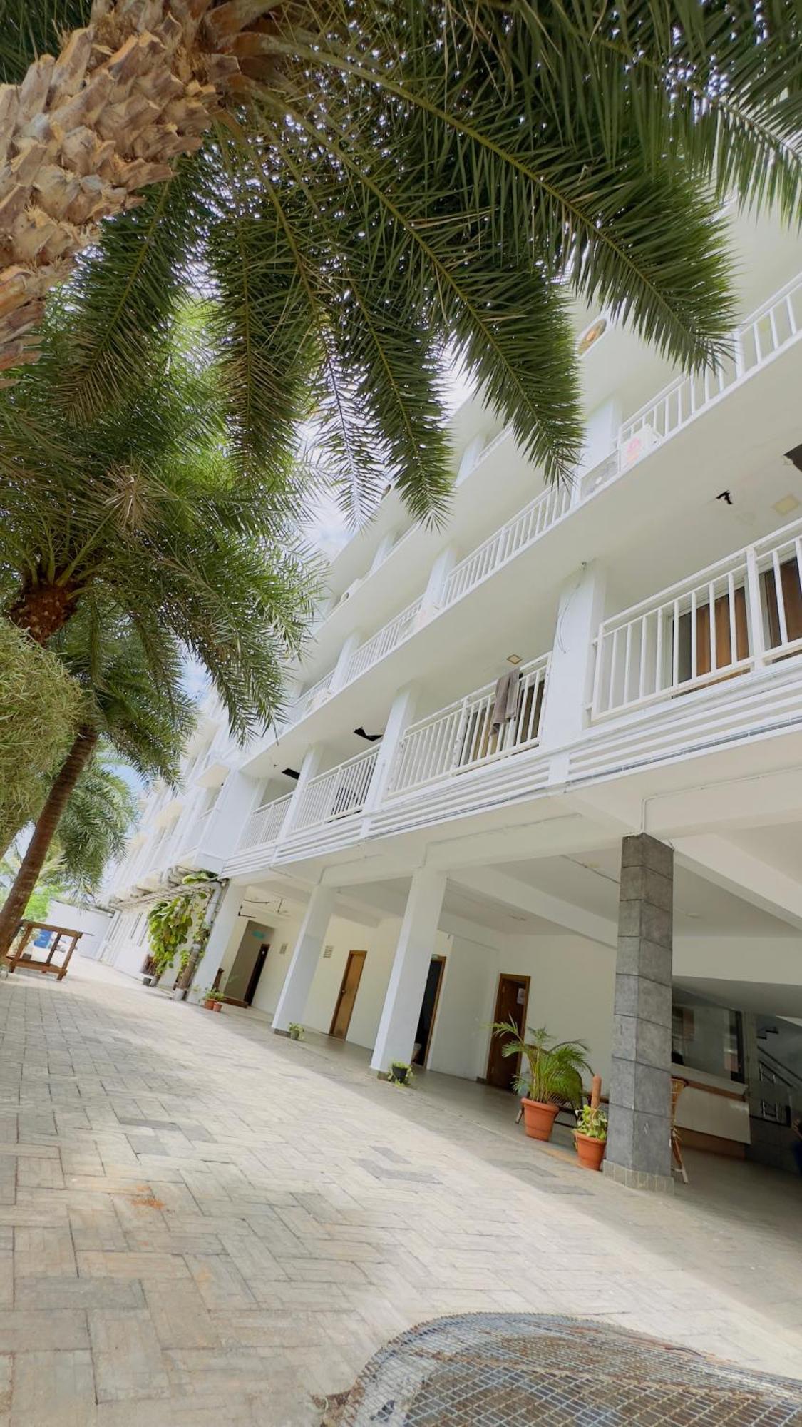 Hotel Lets 3*
