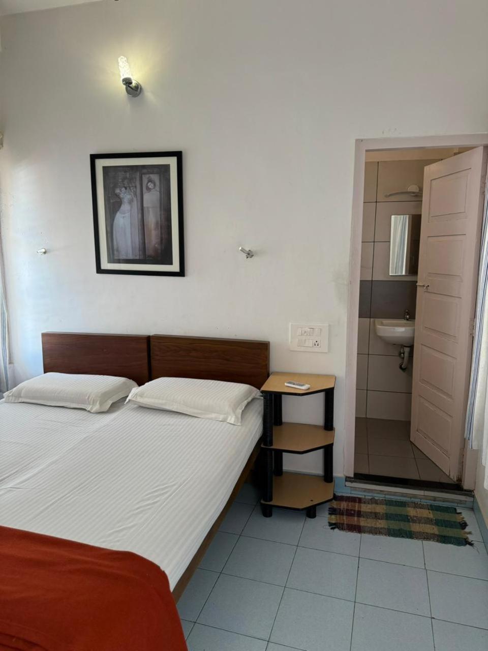 Lodge Aambal Residency