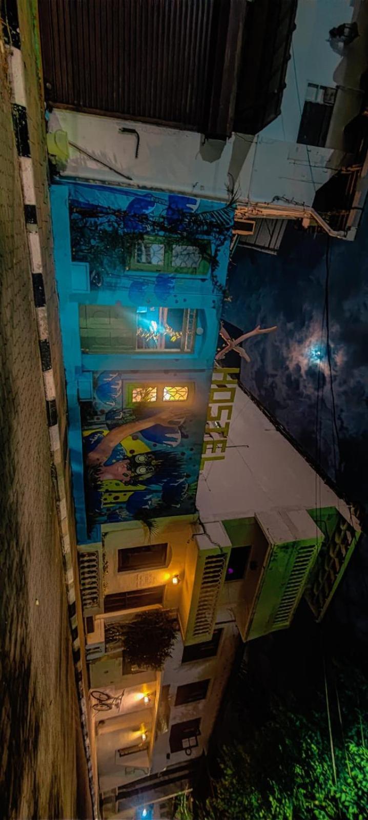 Xhostel * Kochi
