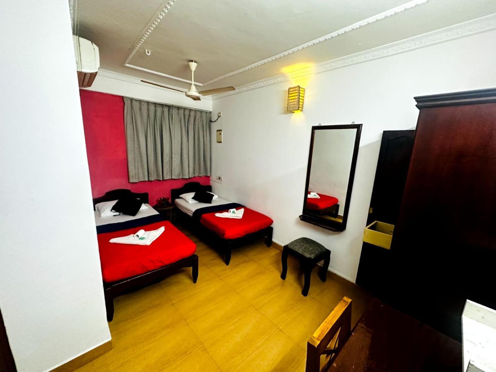 Xhostel Hostel *