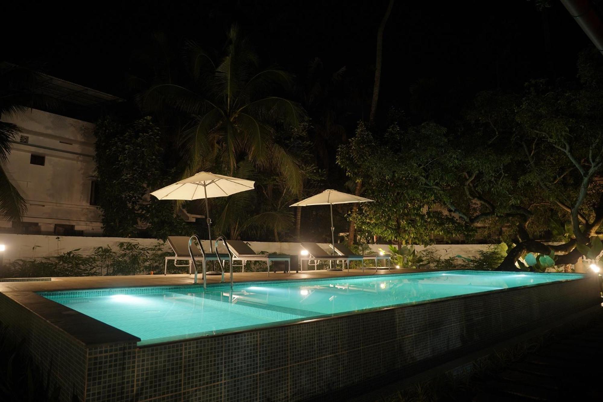 Hotel Alfred Place 2*