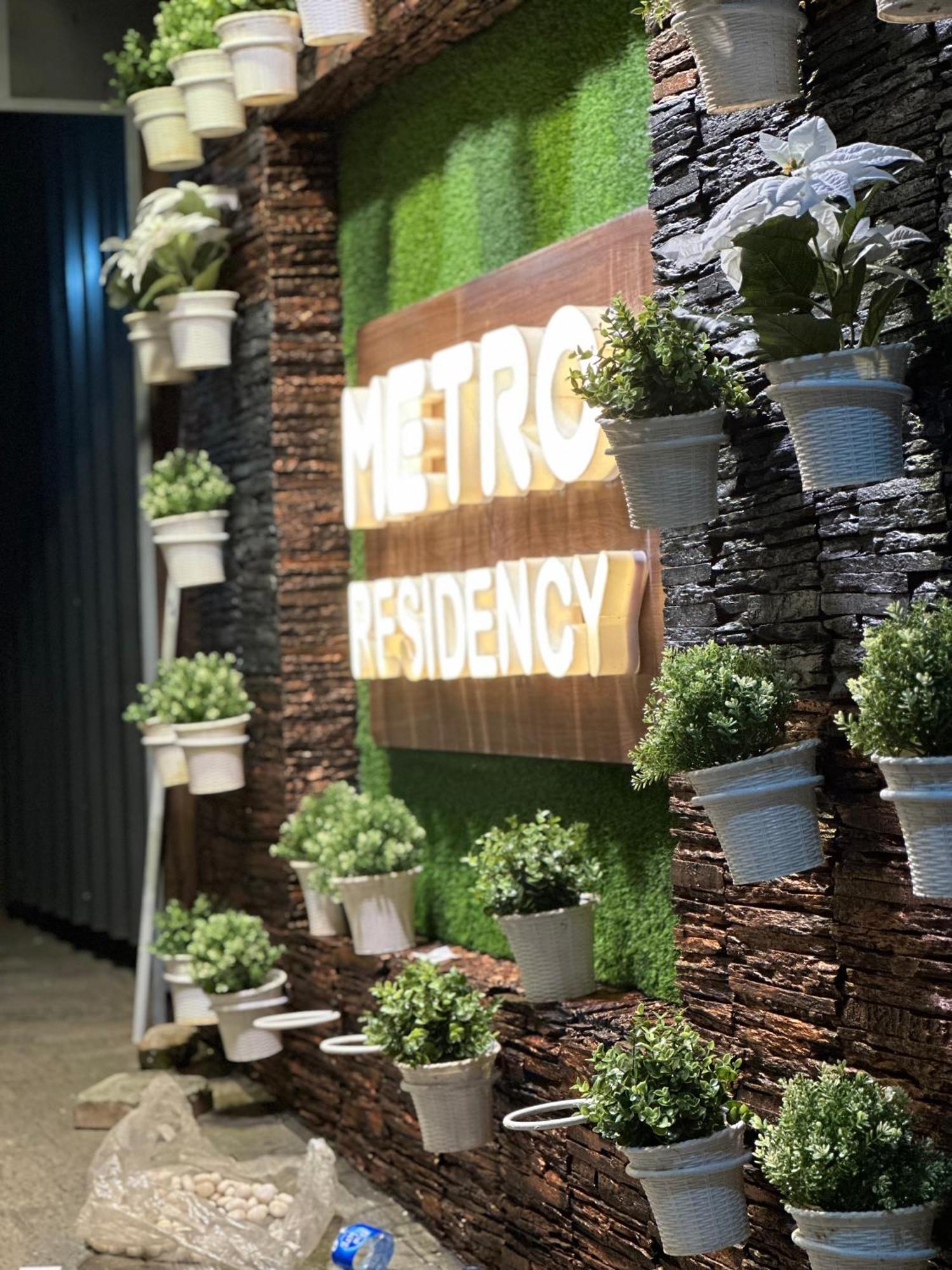 Metro Residency Hotel 2*