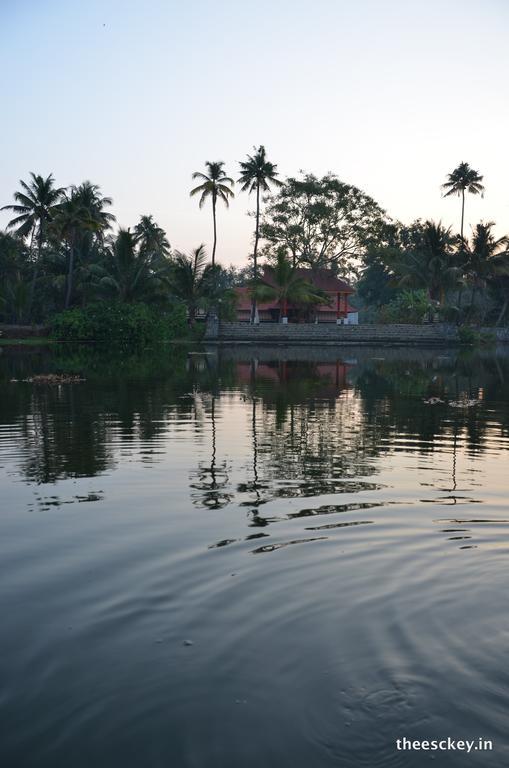Holiday home Muralee'S Riverside Villa In Kochi Kochi