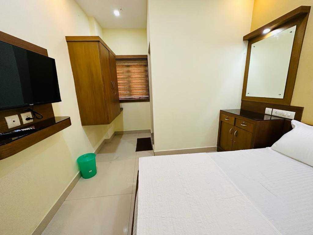 Oyo Lala Hotel Kochi