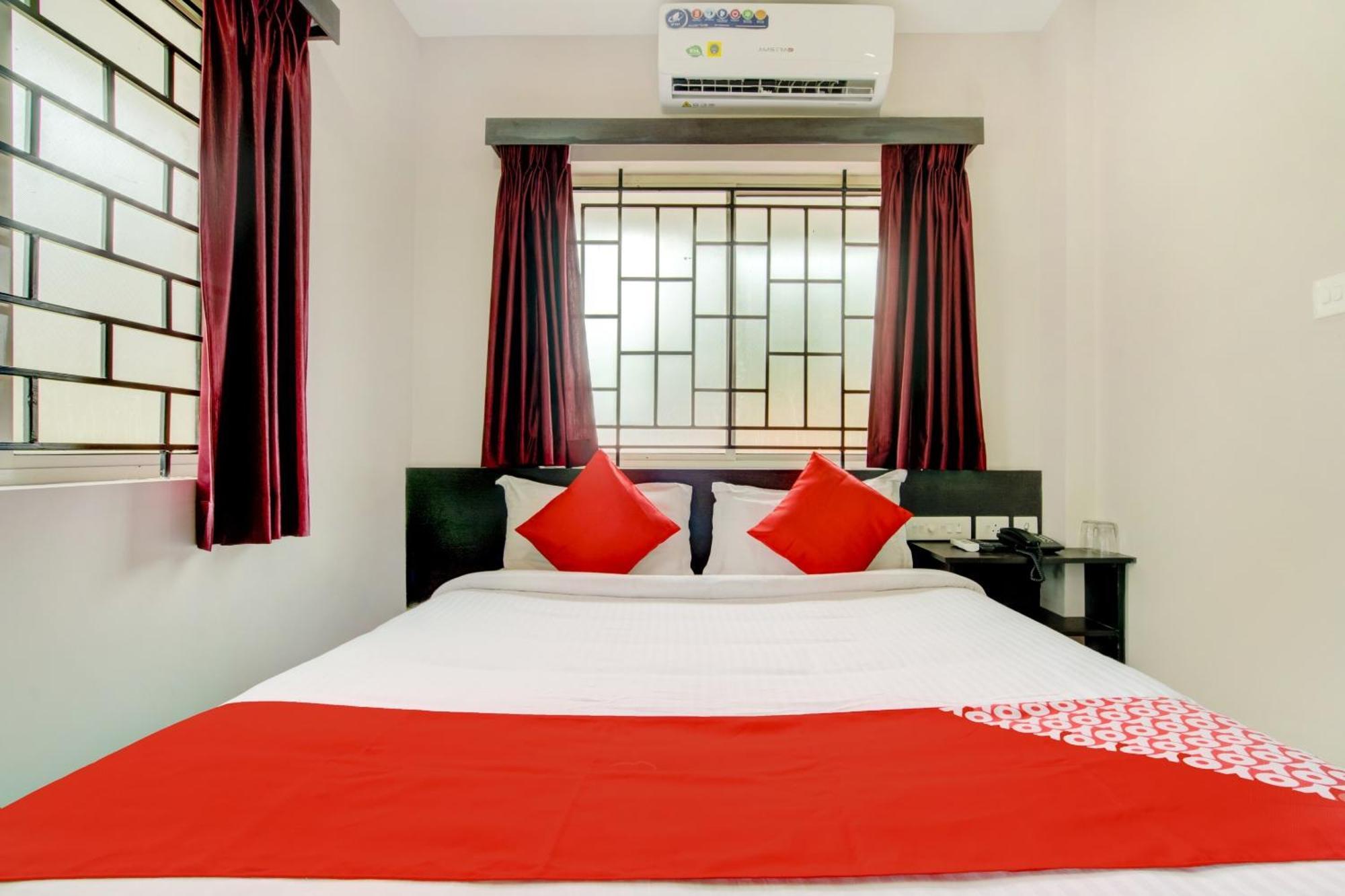 Flagship Saligram Residency Hotel Kochi
