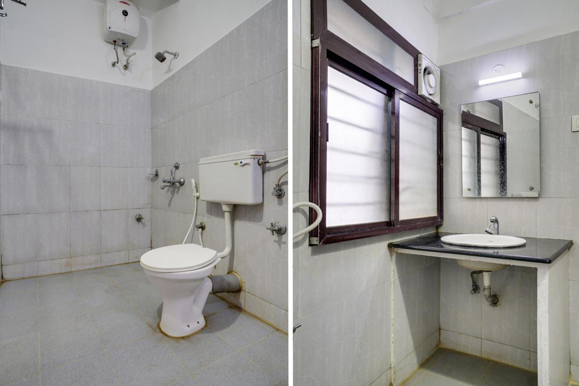 Oyo Flagship Arrows Tourist Hotel 3*