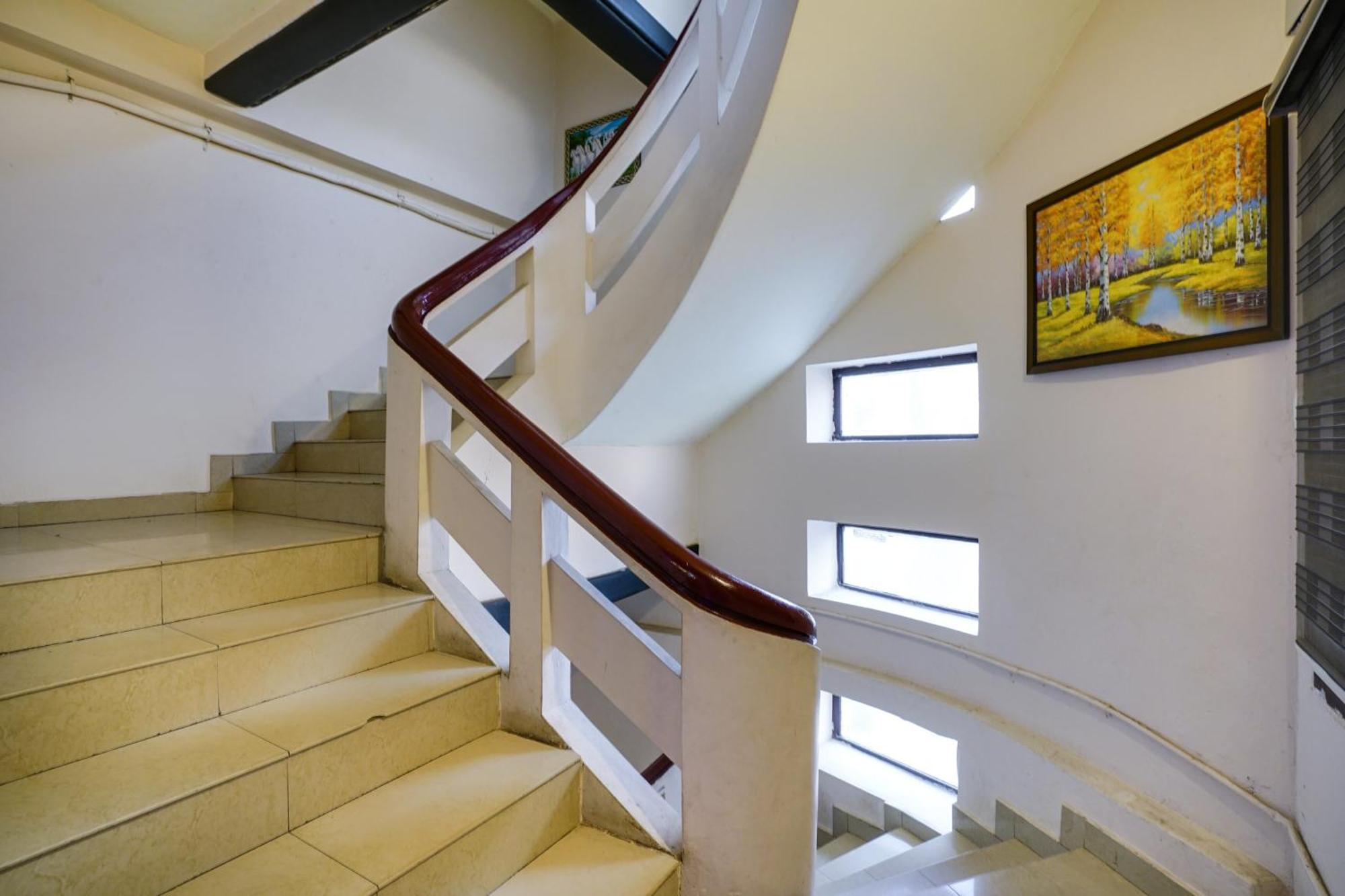 Oyo Flagship Arrows Tourist Hotel