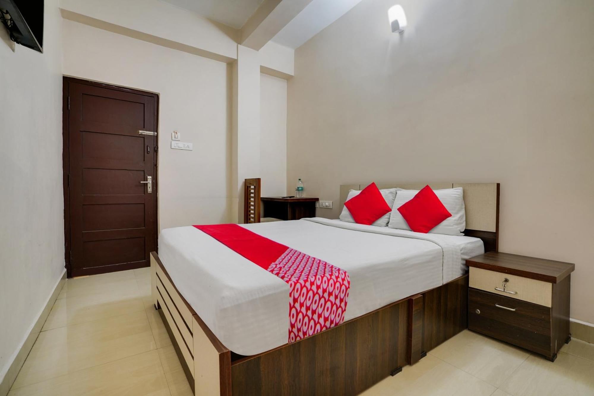 Oyo Flagship Arrows Tourist 3* Kochi