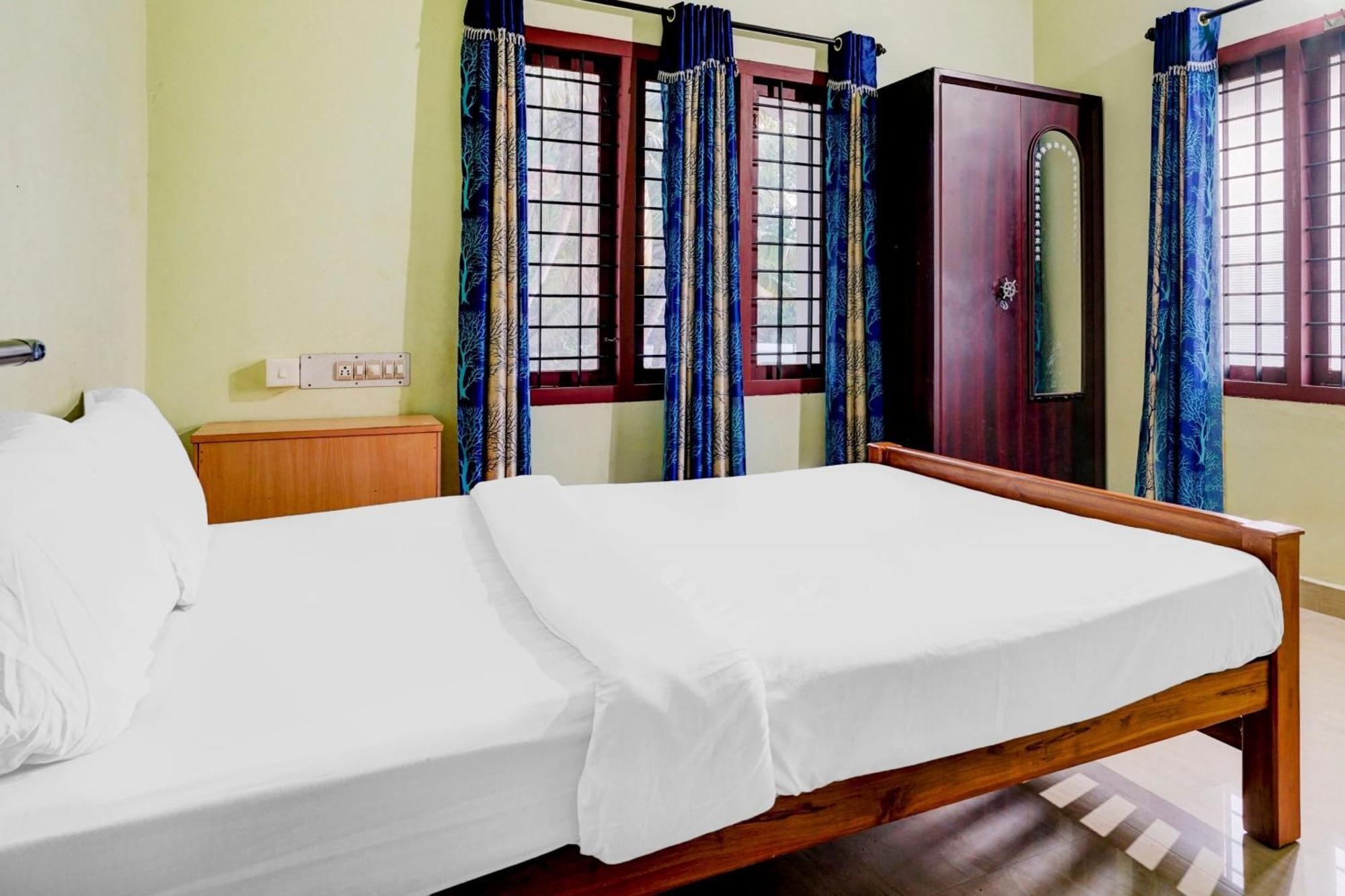 Super O Nettoor Near Lakeshore Hospital 3*