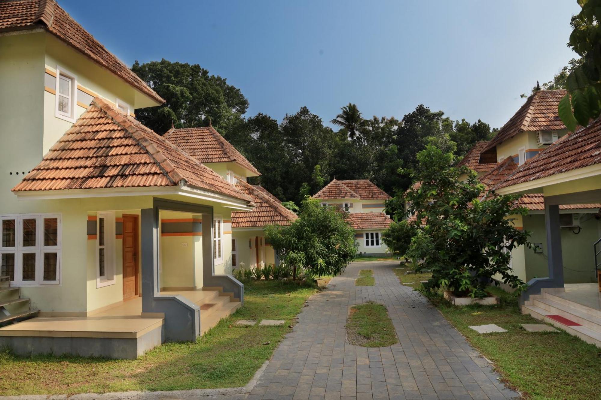 Vajra Ayurveda And Yoga Retreat * Kochi