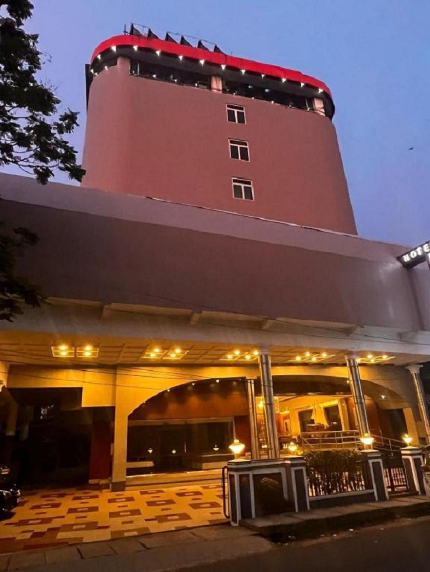 Hotel Presidency Centre 4*