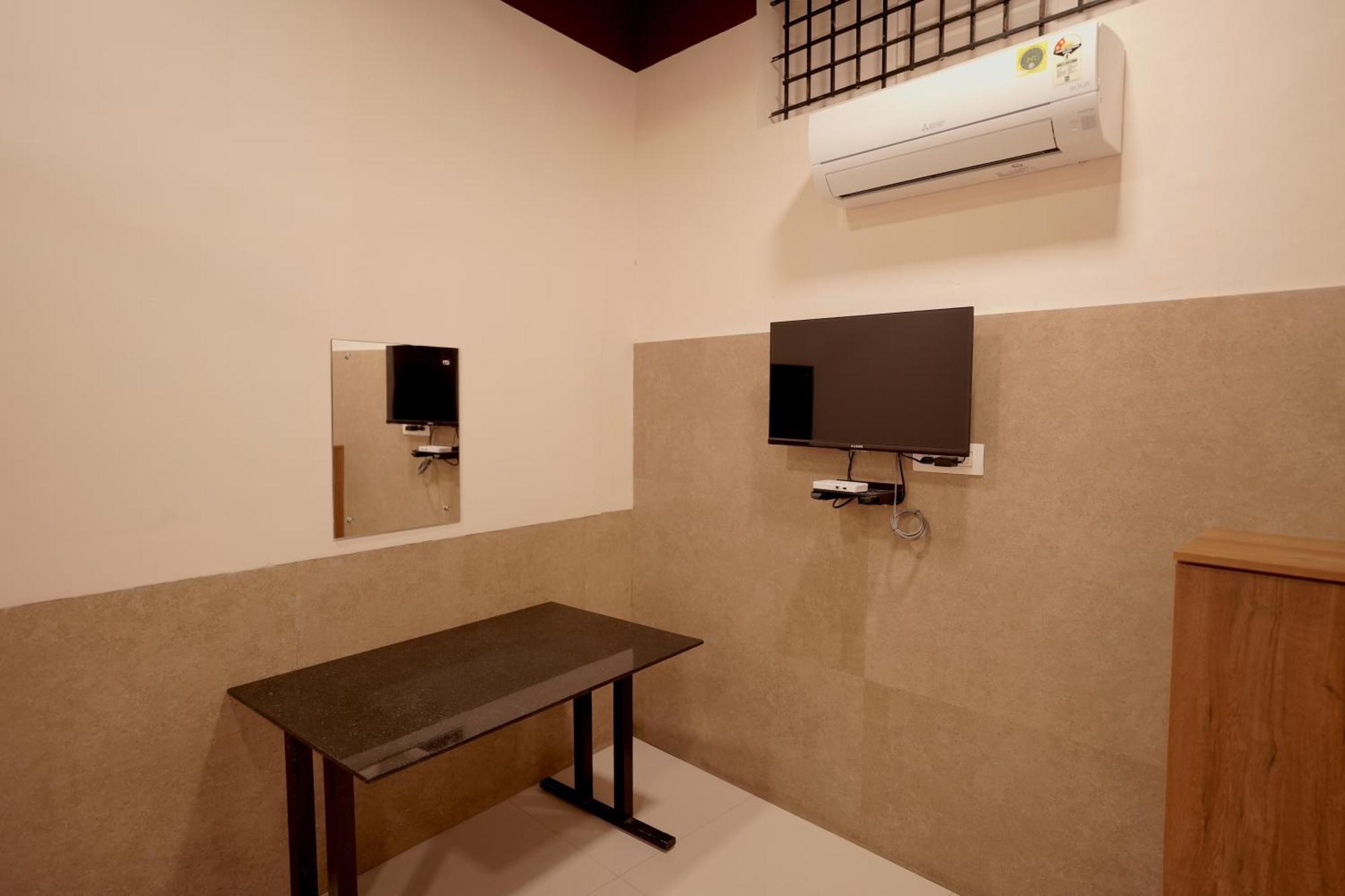Hotel Reach Residency Kochi