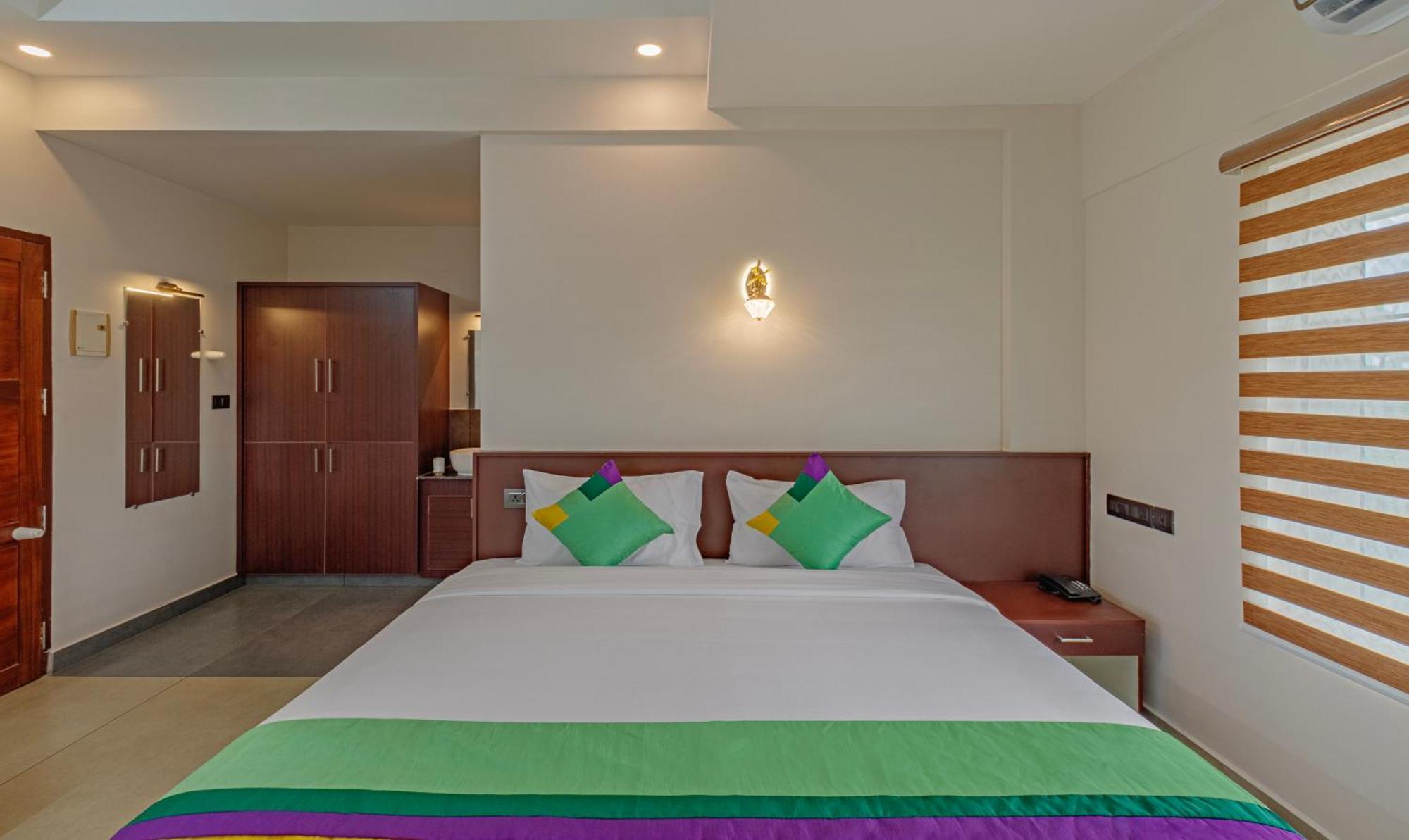 Hotel Treebo Amigos Residency Cochin Airport 3*