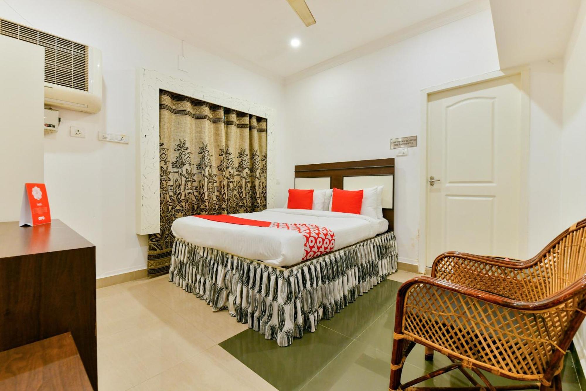 Oyo Flagship 16659 Keyen Arcade Hotel 3*