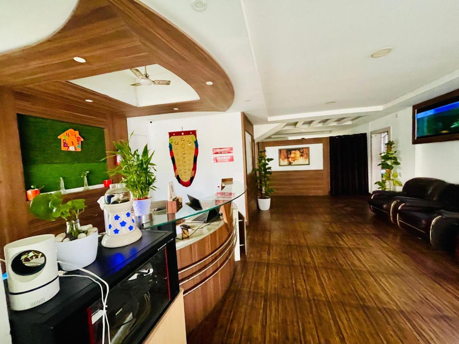 Hotel Oval Retreat Palace *
