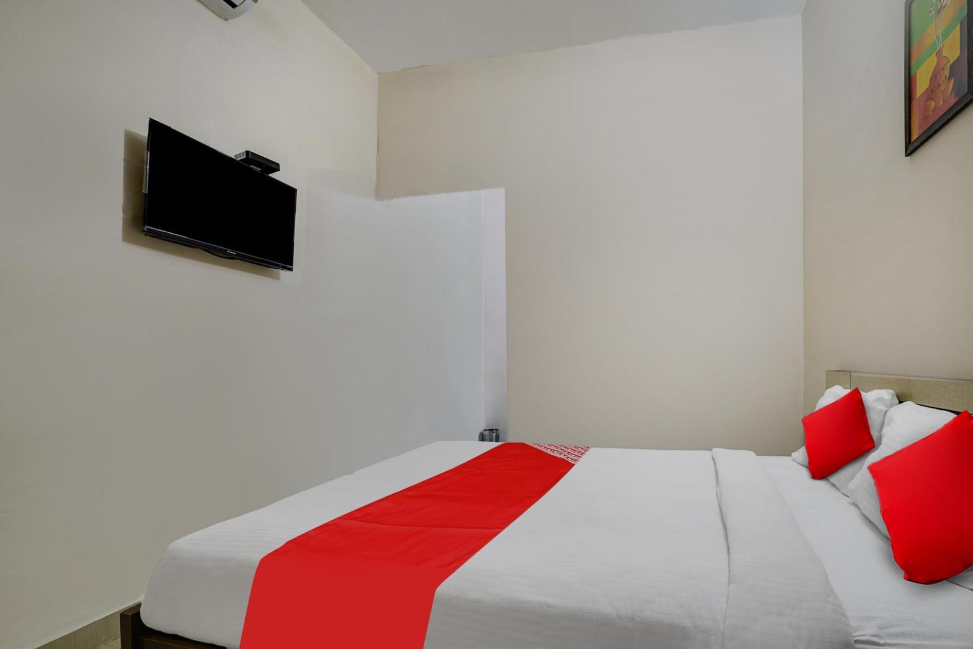 Oyo Flagship Arrows Tourist 3* Kochi