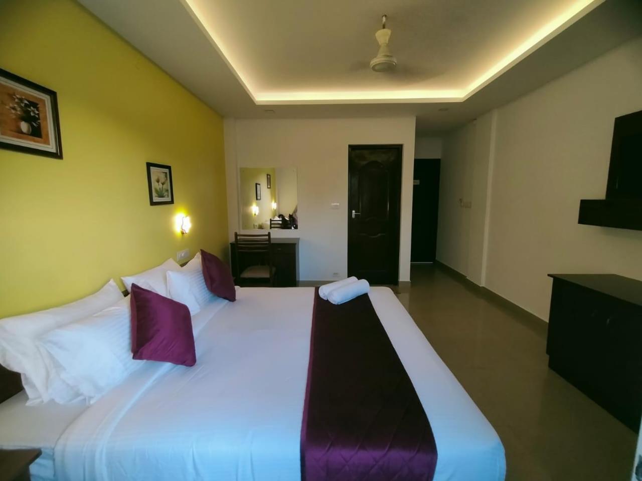 Hotel North Centre 3*