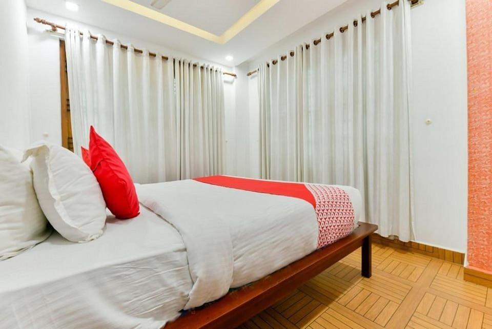 Malabar Plaza Hotel