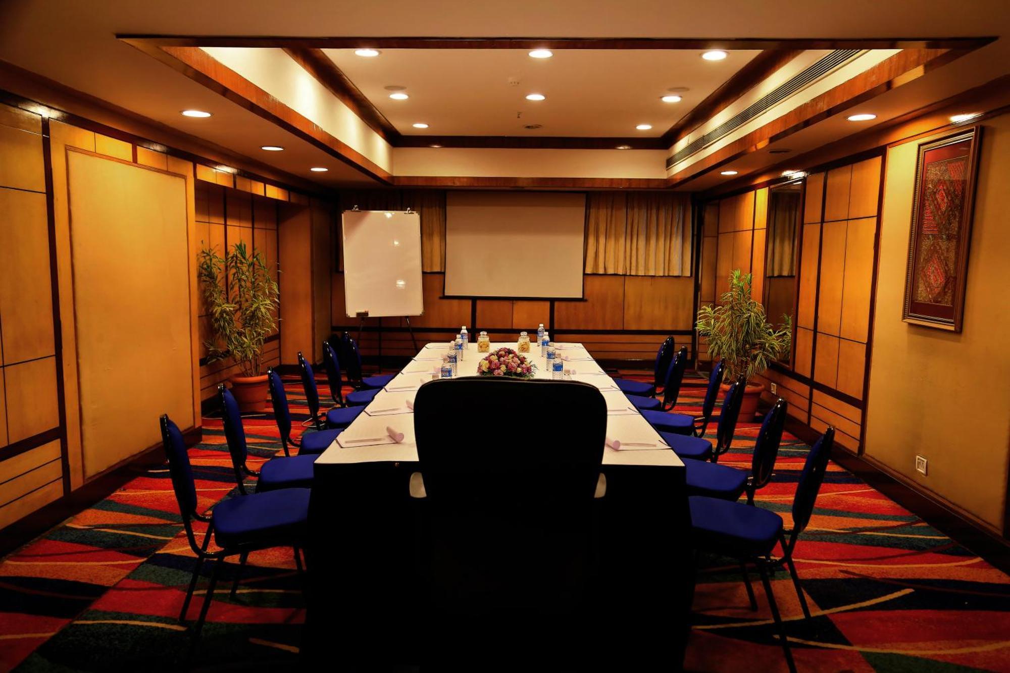 Hotel Gokulam Park & Convention Centre