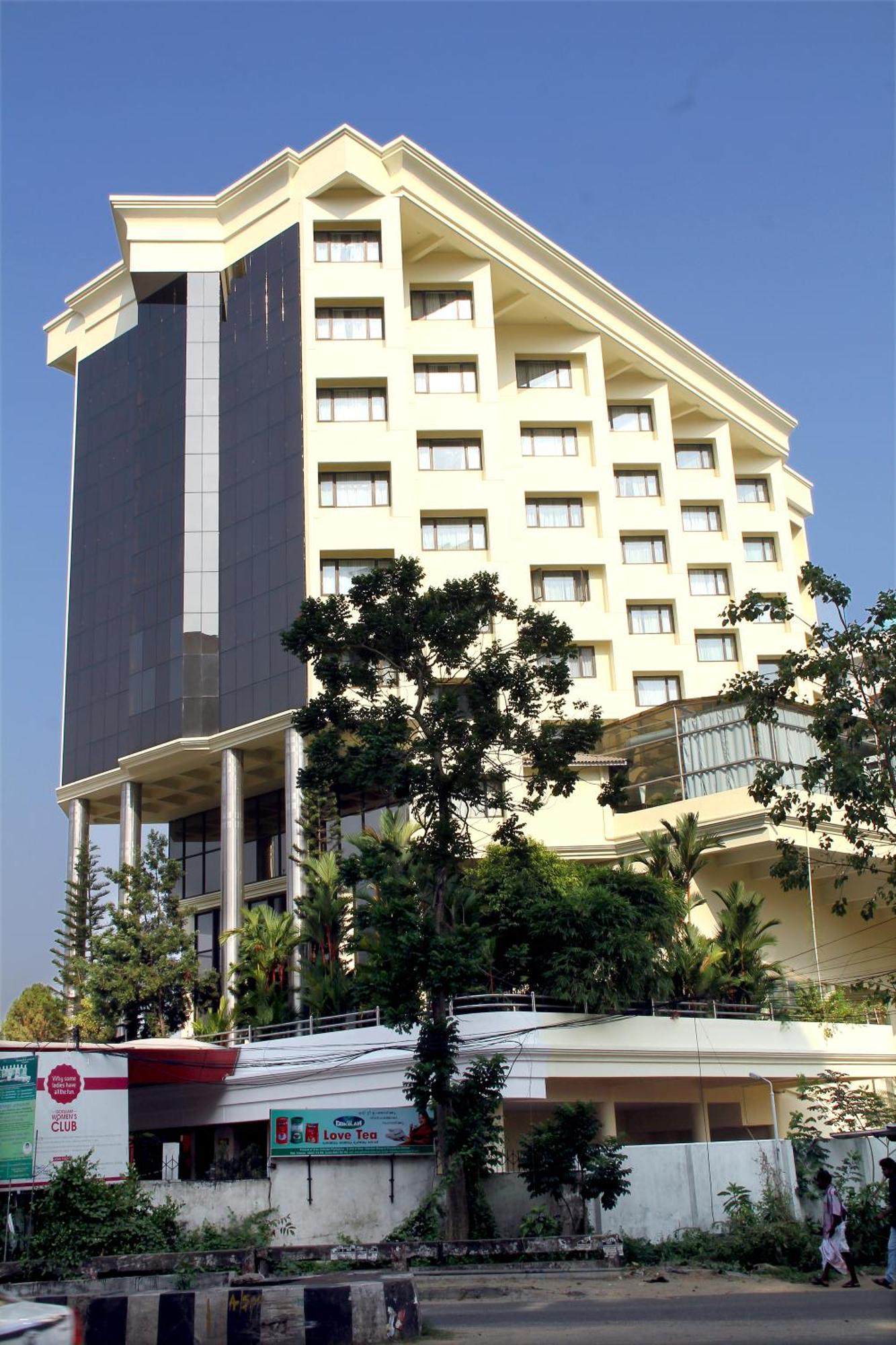 Hotel Gokulam Park & Convention Centre 3*