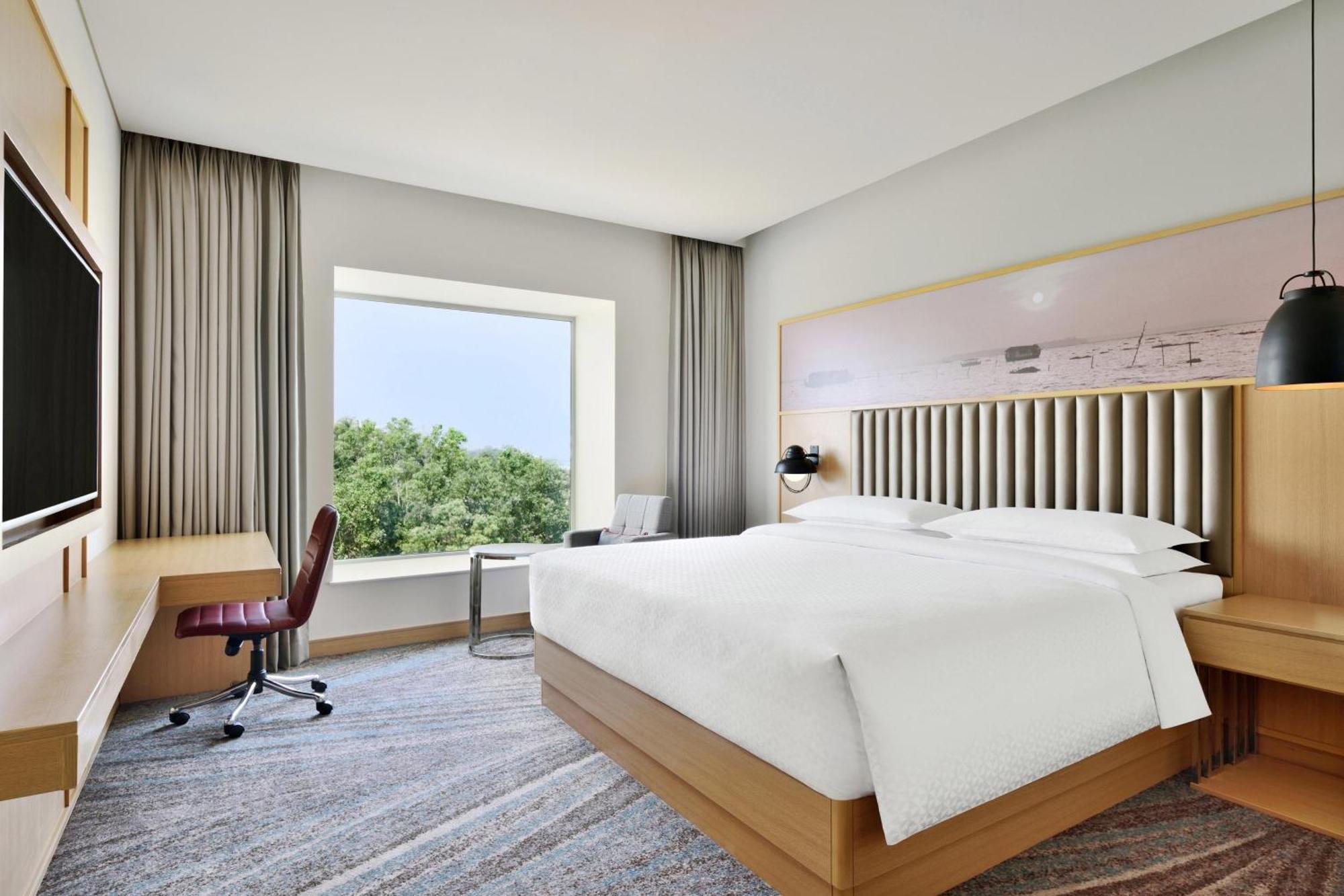 Hotel Four Points By Sheraton Infopark 5*