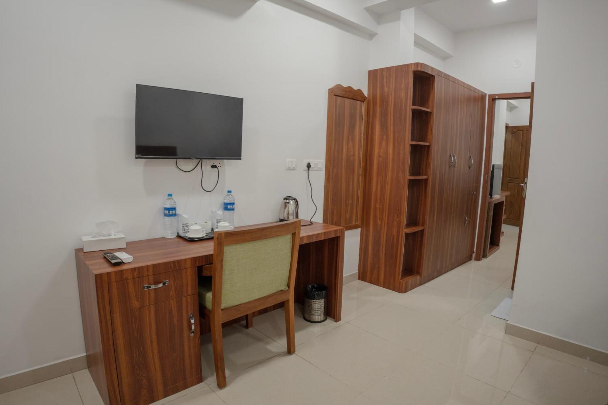Daffodils Luxury Airport Hotel Kochi