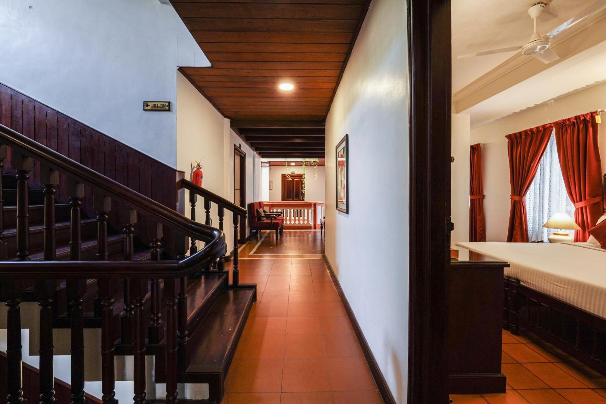 Arches Hotel 3*