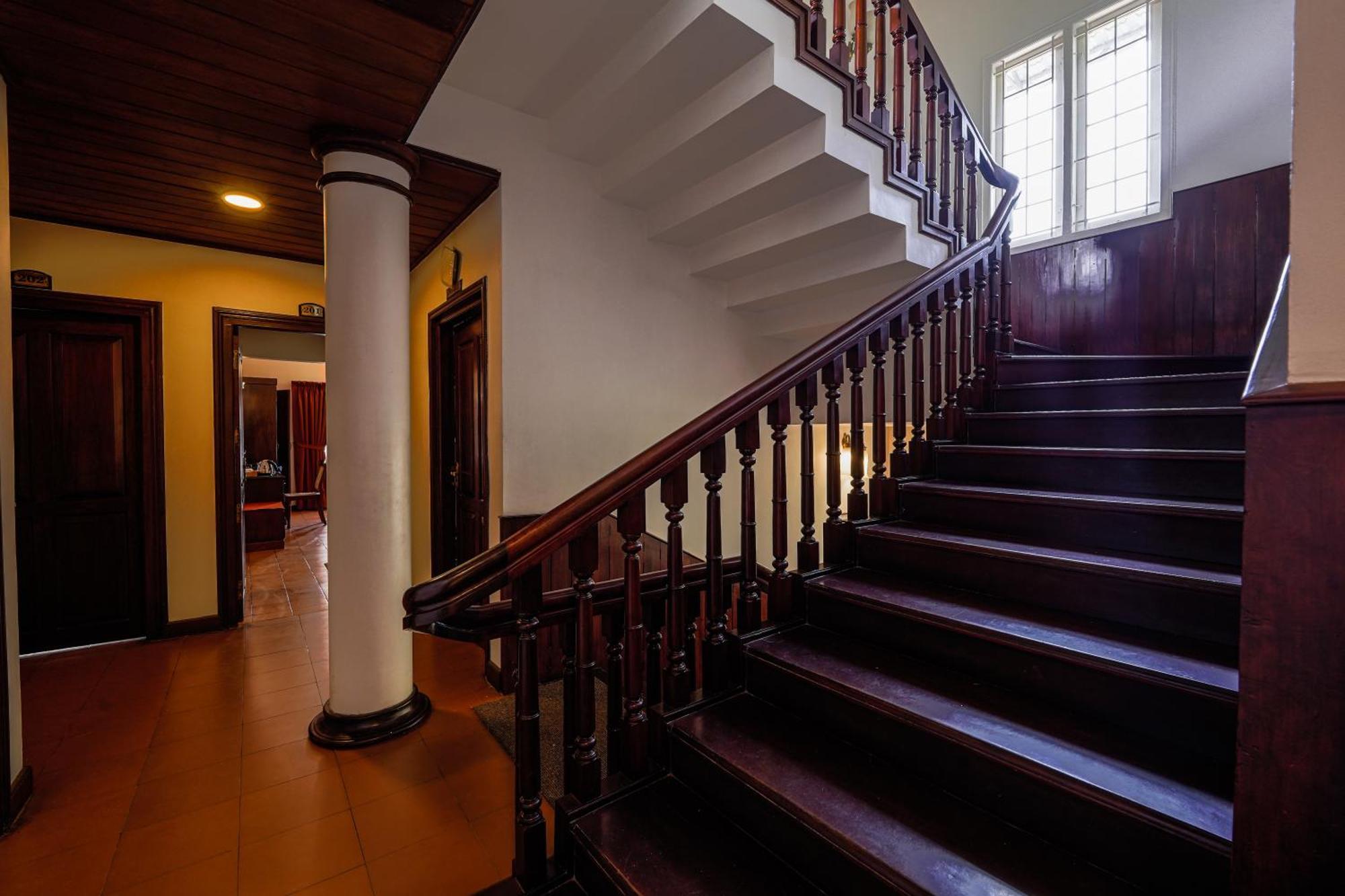 Arches Hotel Kochi