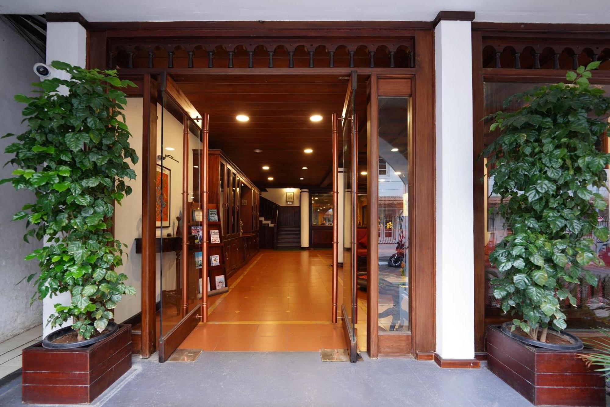 Hotel Arches Kochi