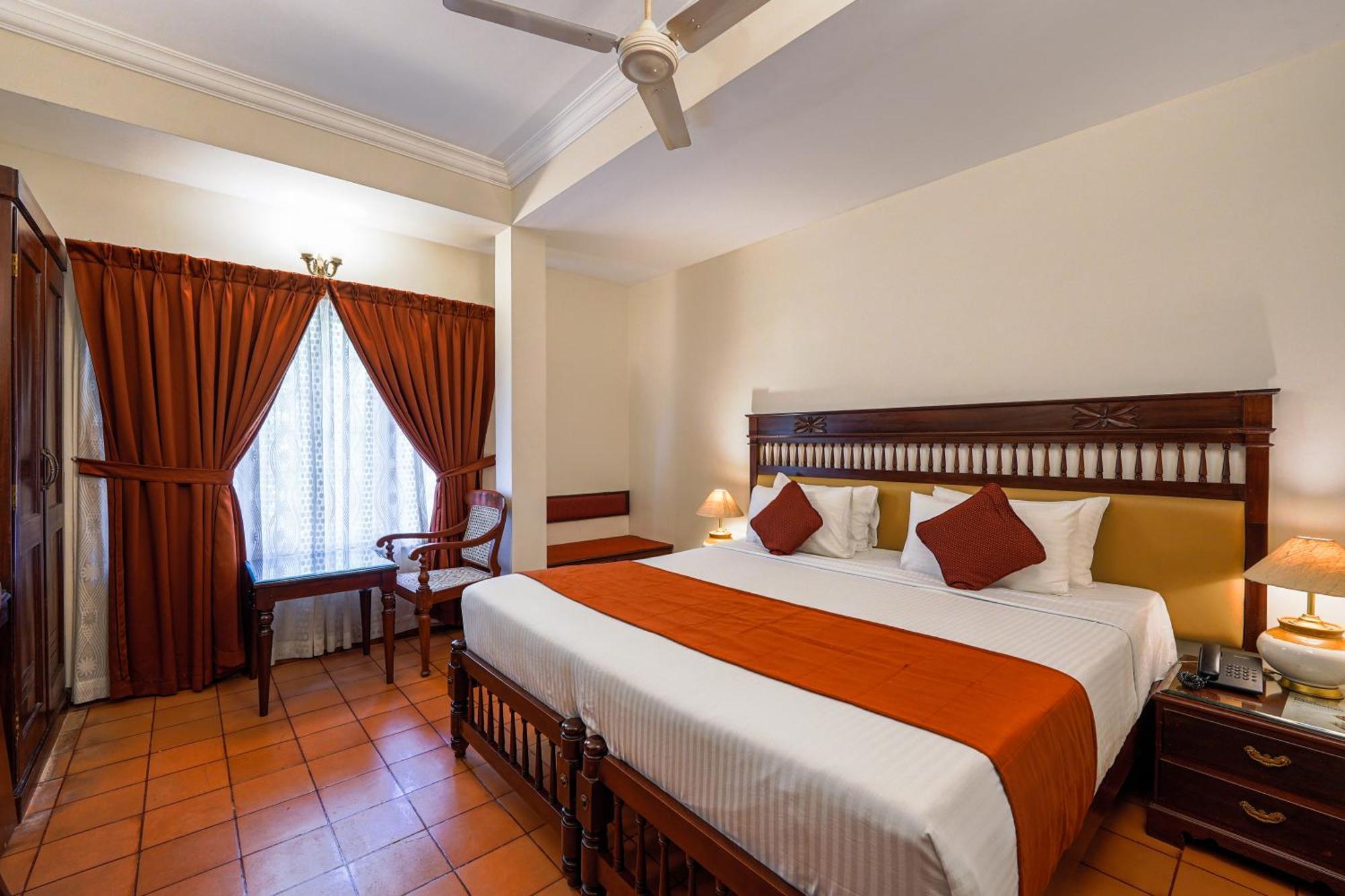 Arches Hotel Kochi
