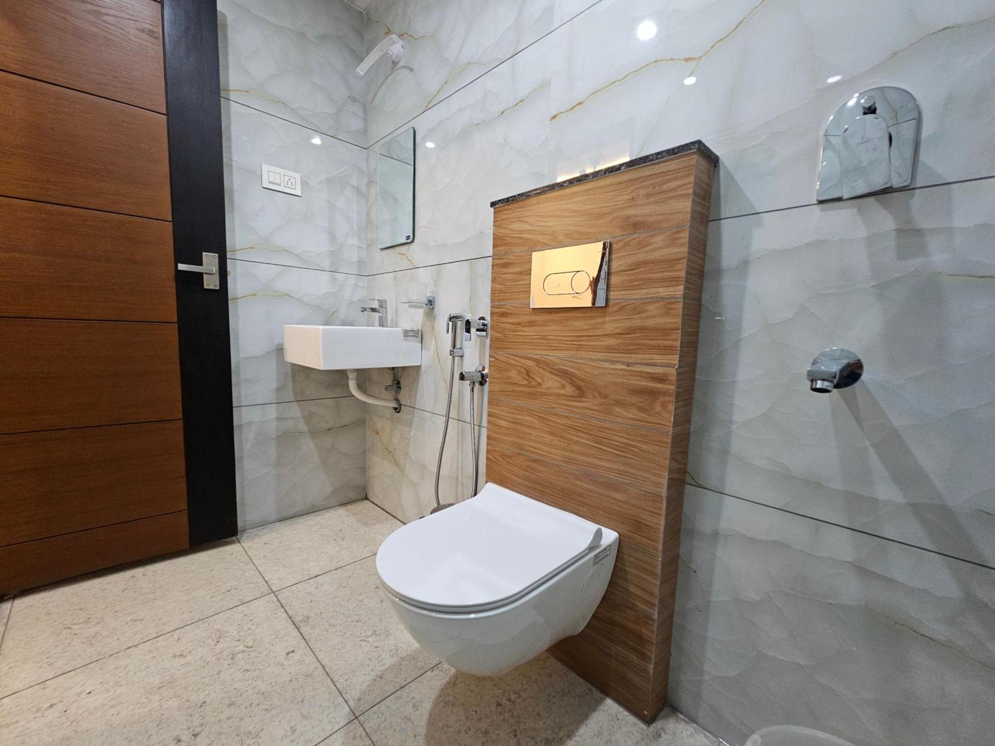 Apartment Olive Residence, Near Lakeshore Hospital *