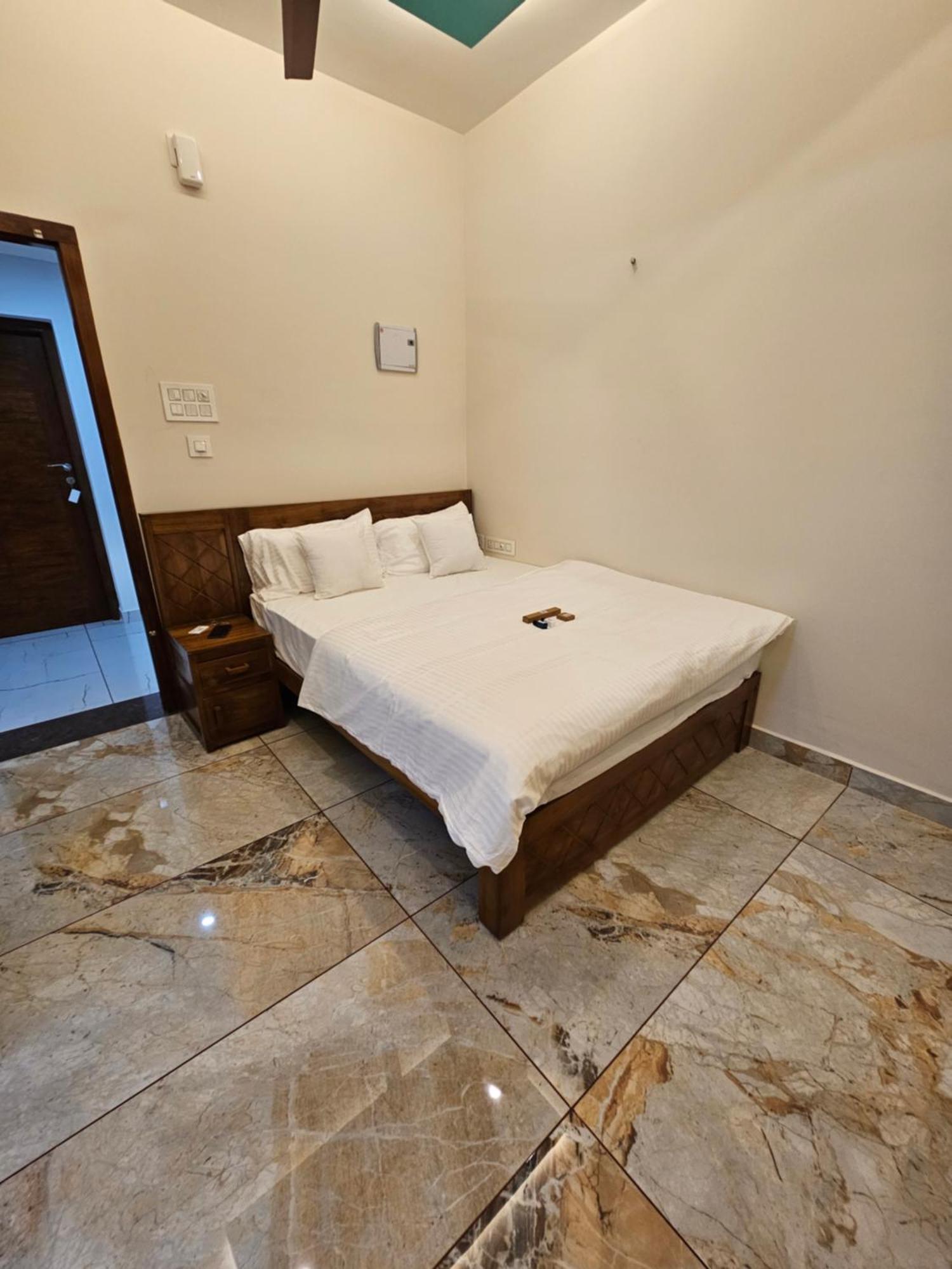 Olive Residence, Near Lakeshore Hospital * Kochi