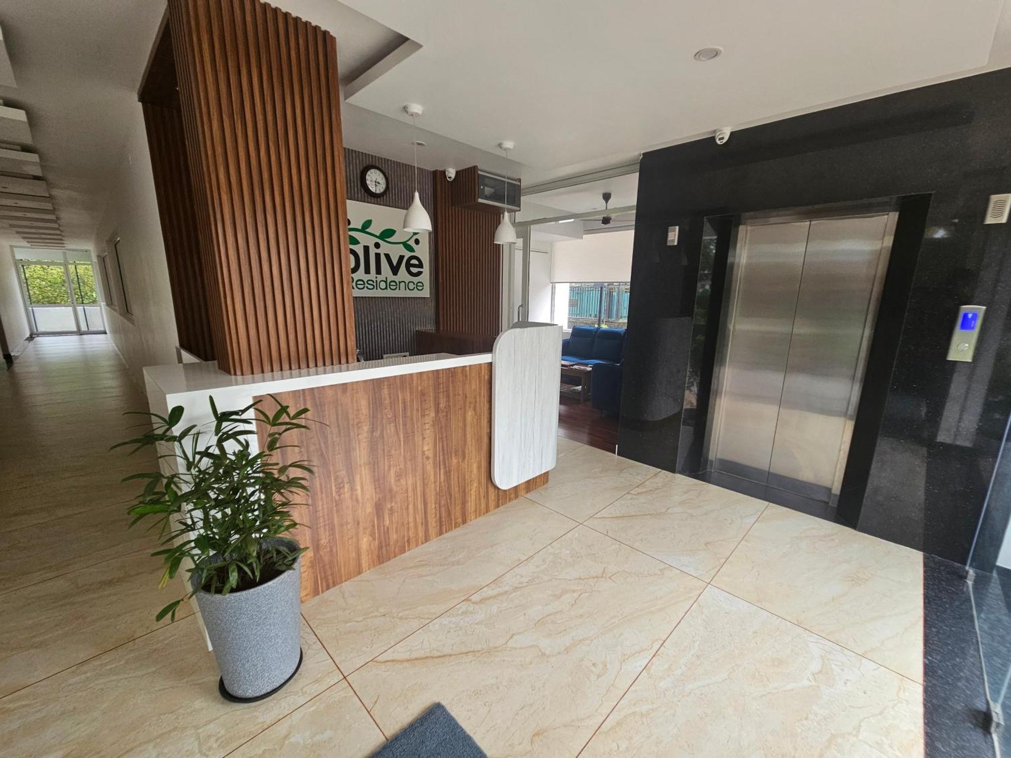 Olive Residence, Near Lakeshore Hospital *
