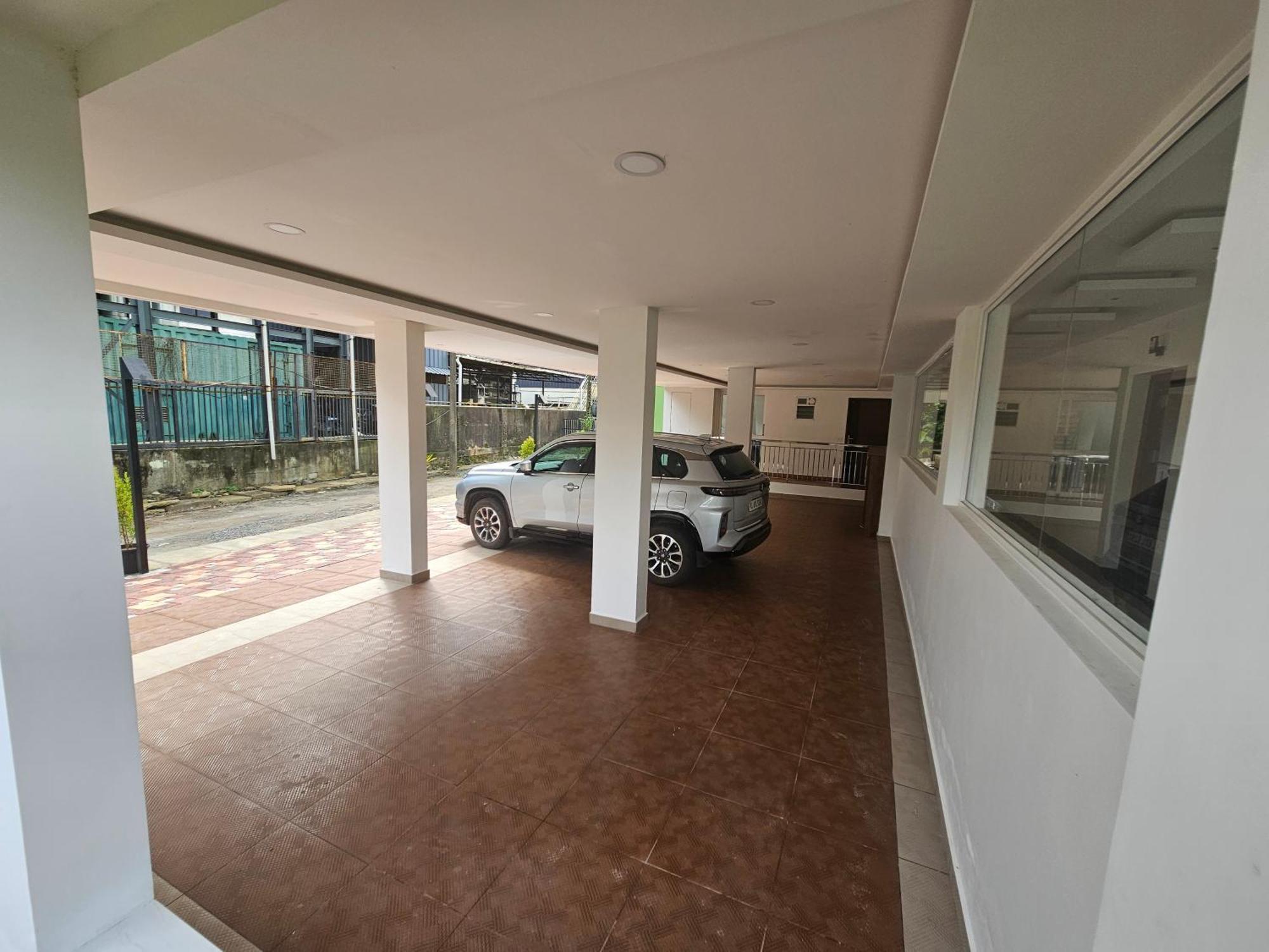 Apartment Olive Residence, Near Lakeshore Hospital *