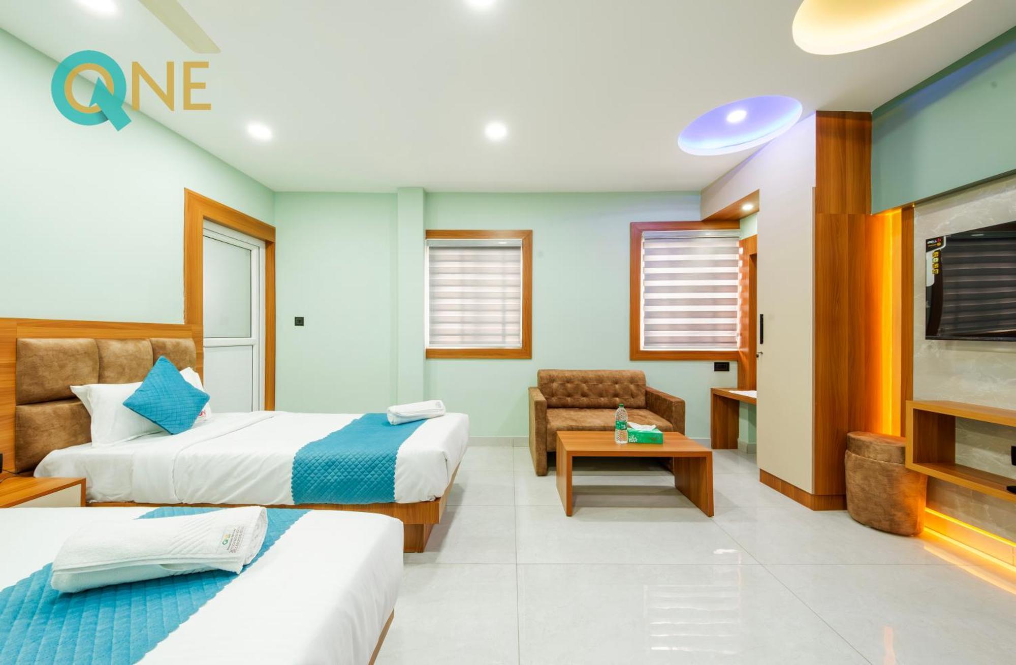 Q One Plaza Hotel 4*