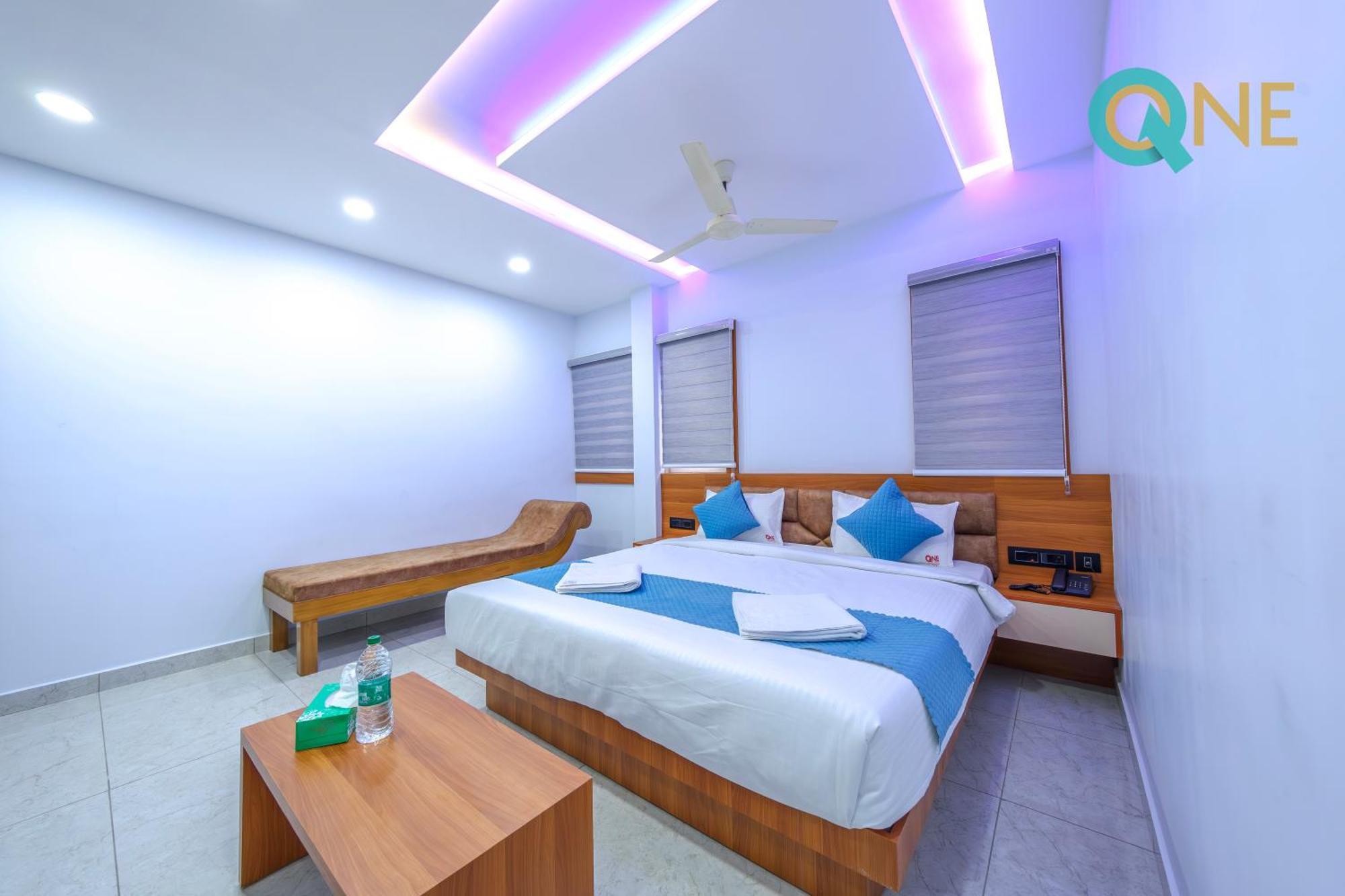 Hotel Q One Plaza