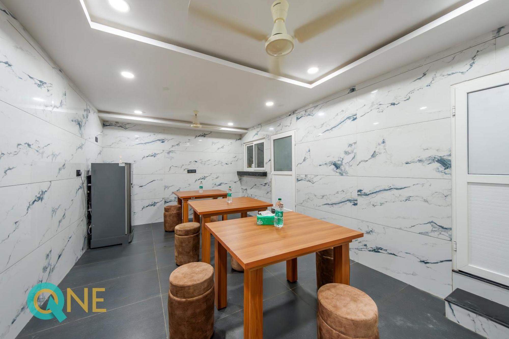 Hotel Q One Plaza Kochi