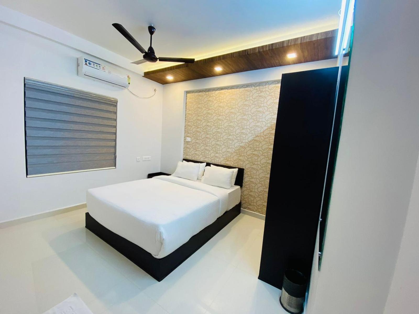 Hotel Nujoom & Kochi