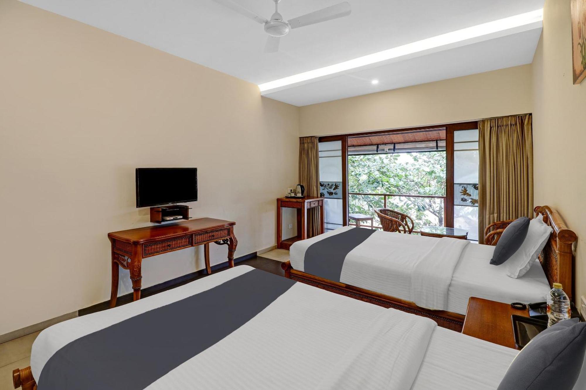 Townhouse Oak Edassery's Sealine 4* Kochi