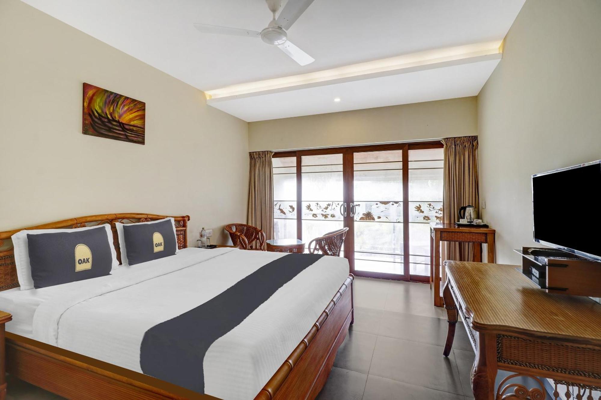 Townhouse Oak Edassery's Sealine Hotel
