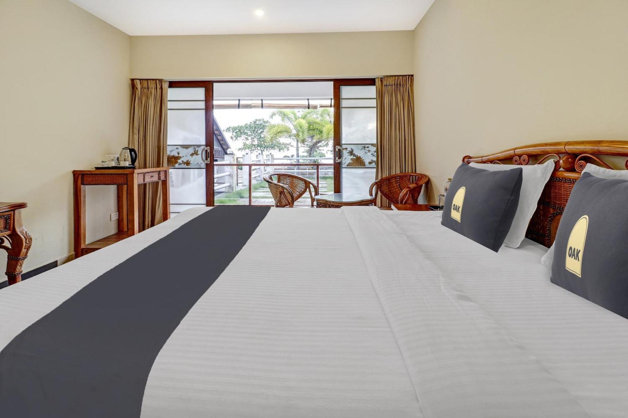 Townhouse Oak Edassery's Sealine 4* Kochi