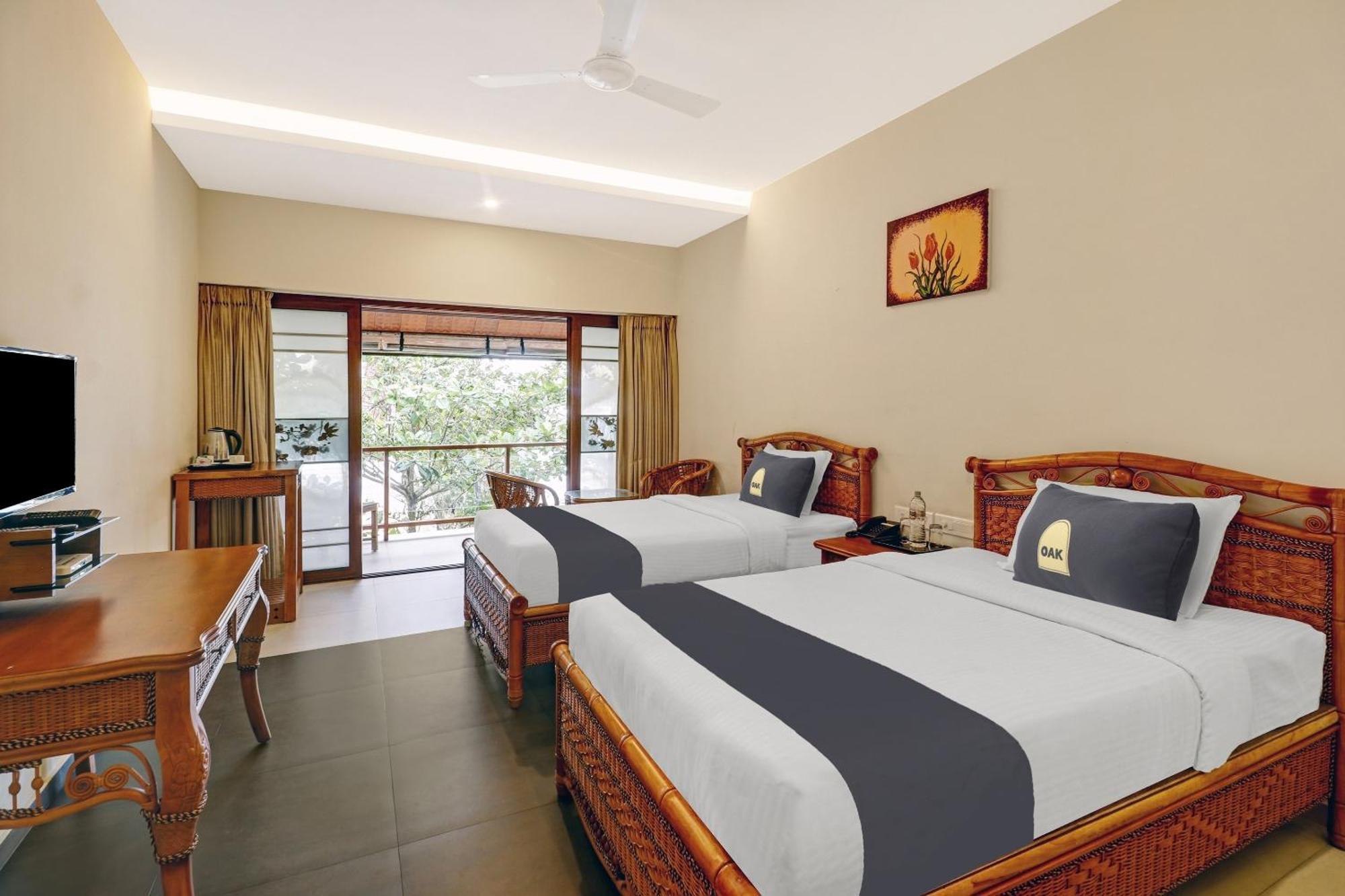 Hotel Townhouse Oak Edassery's Sealine Kochi