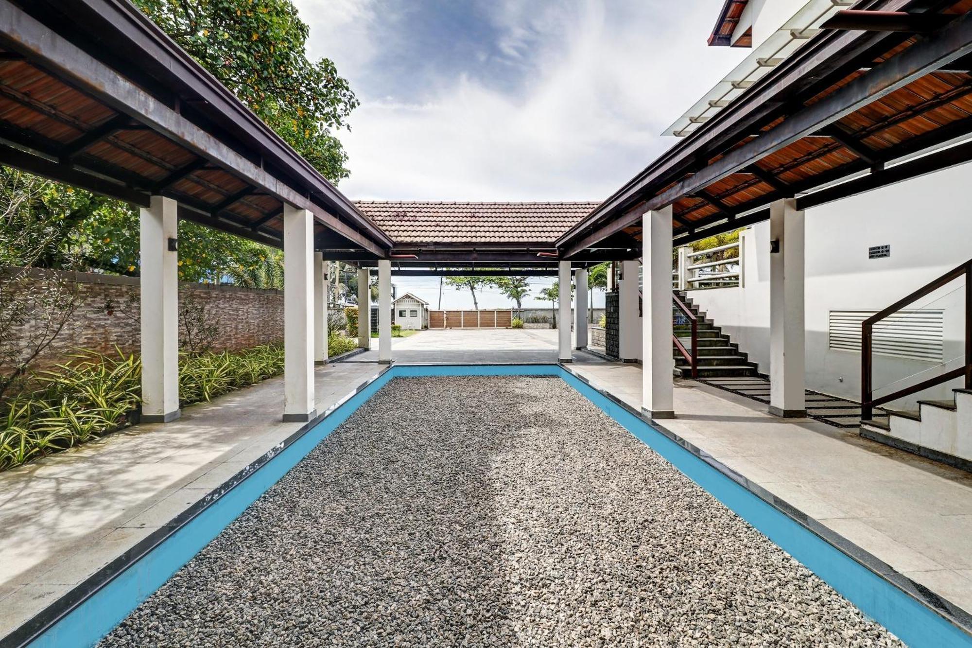 Townhouse Oak Edassery's Sealine Hotel